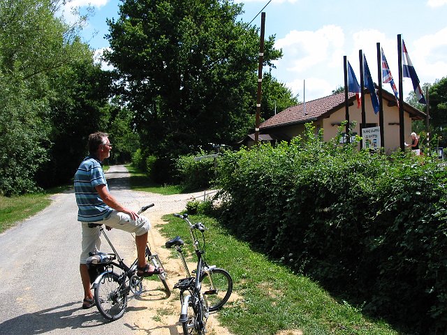 0184 camping Les Ripettes - Pont de veaux.JPG