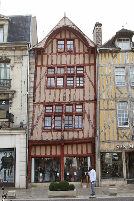 00011 Troyes.JPG