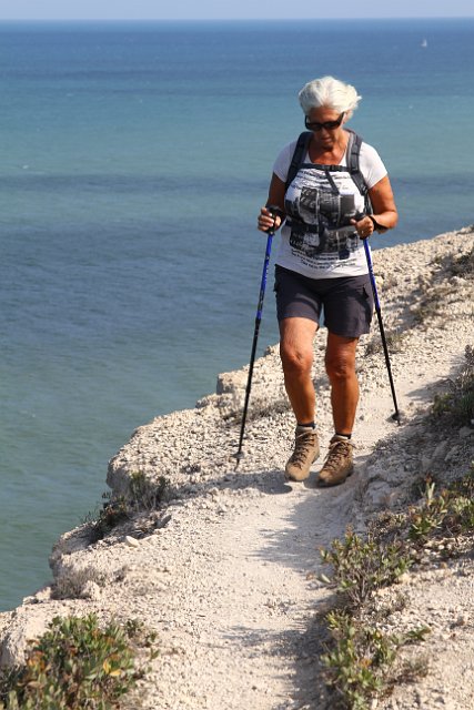 00423 Leucate - kust klippen.JPG