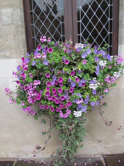 00475 St Pourcain sur Sioule.JPG