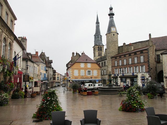 00476 St Pourcain sur Sioule.jpg