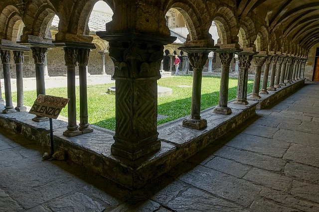 094  Etroubles-Aosta-Bernardo DSC06050-2.jpg.jpg